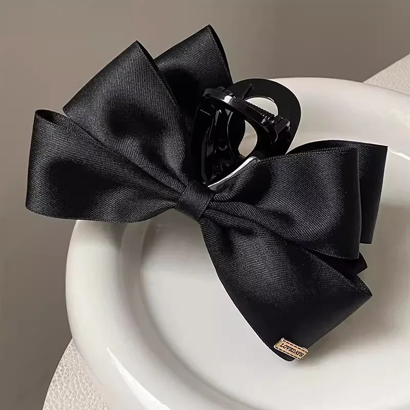 French Elegant Hair Clip Black Bow Claw Clip Hepburn Style Women Girl Back Of Head Tie Hairpin Fashion Hair Accessories
French Elegant Hair Clip Black Bow Claw Clip Hepburn Style Women Girl Back Of Head Tie Hairpin Fashion Hair Accessories