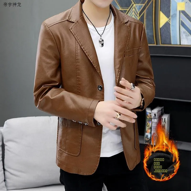Высококачественная мужская куртка с флисовой подкладкой, модная корейская модель с воротником-стойкой, стильная городская ветрозащитная верхняя одежда из искусственной кожи
Высококачественная мужская куртка с флисовой подкладкой, модная корейская модель с воротником-стойкой, стильная городская ветрозащитная верхняя одежда из искусственной кожи