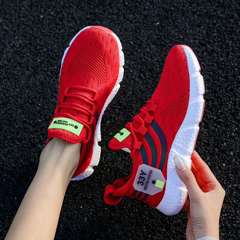 Spring new sports shoes available in multiple colors comfortable soft soles lace up design lightweight men's and women's wal
Spring new sports shoes available in multiple colors comfortable soft soles lace up design lightweight men's and women's wal