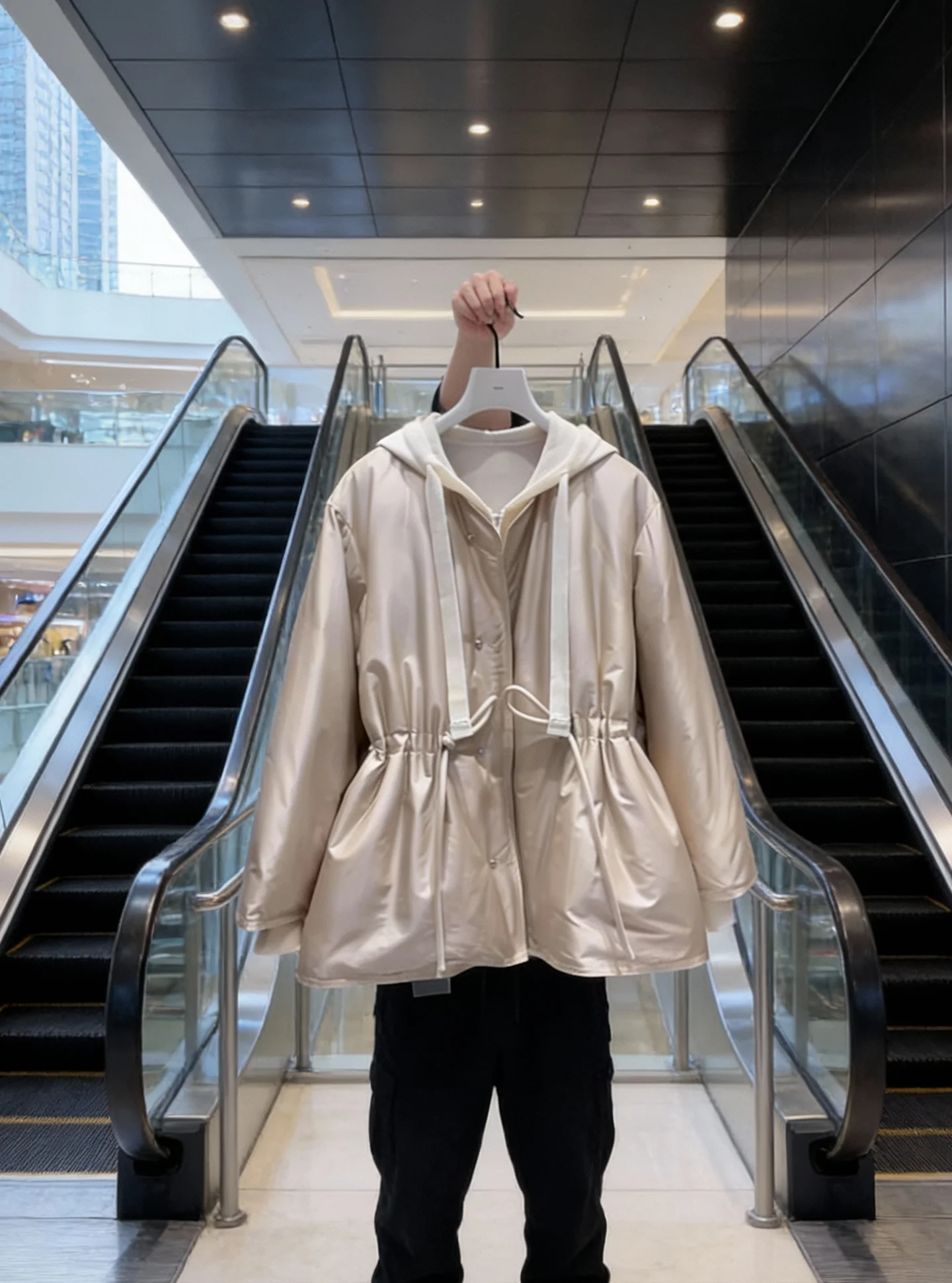 Шикарное зимнее пальто средней длины цвета шампань с пышной подкладкой для женщин, повседневное, утепленное
Шикарное зимнее пальто средней длины цвета шампань с пышной подкладкой для женщин, повседневное, утепленное