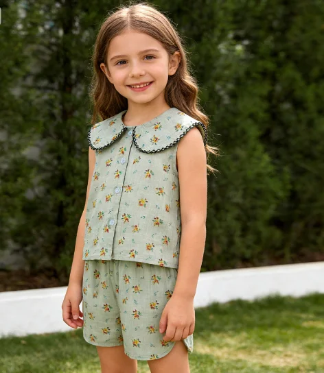 2 Piece Set New Korean Version Girls' Baby Pure Cotton Floral Doll Collar Shirt Loose Shorts Fashion Suit Set
2 Piece Set New Korean Version Girls' Baby Pure Cotton Floral Doll Collar Shirt Loose Shorts Fashion Suit Set