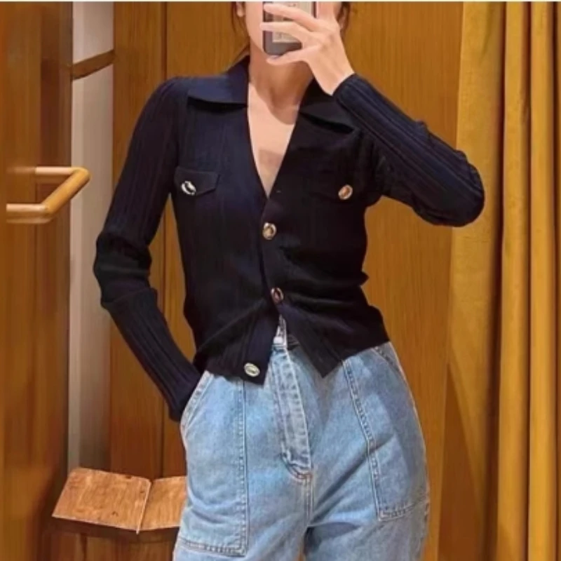 Women Lapel Knitted Sweater Long Sleeve Metal Buttons Decoration Elegant Ladies Tops
Women Lapel Knitted Sweater Long Sleeve Metal Buttons Decoration Elegant Ladies Tops