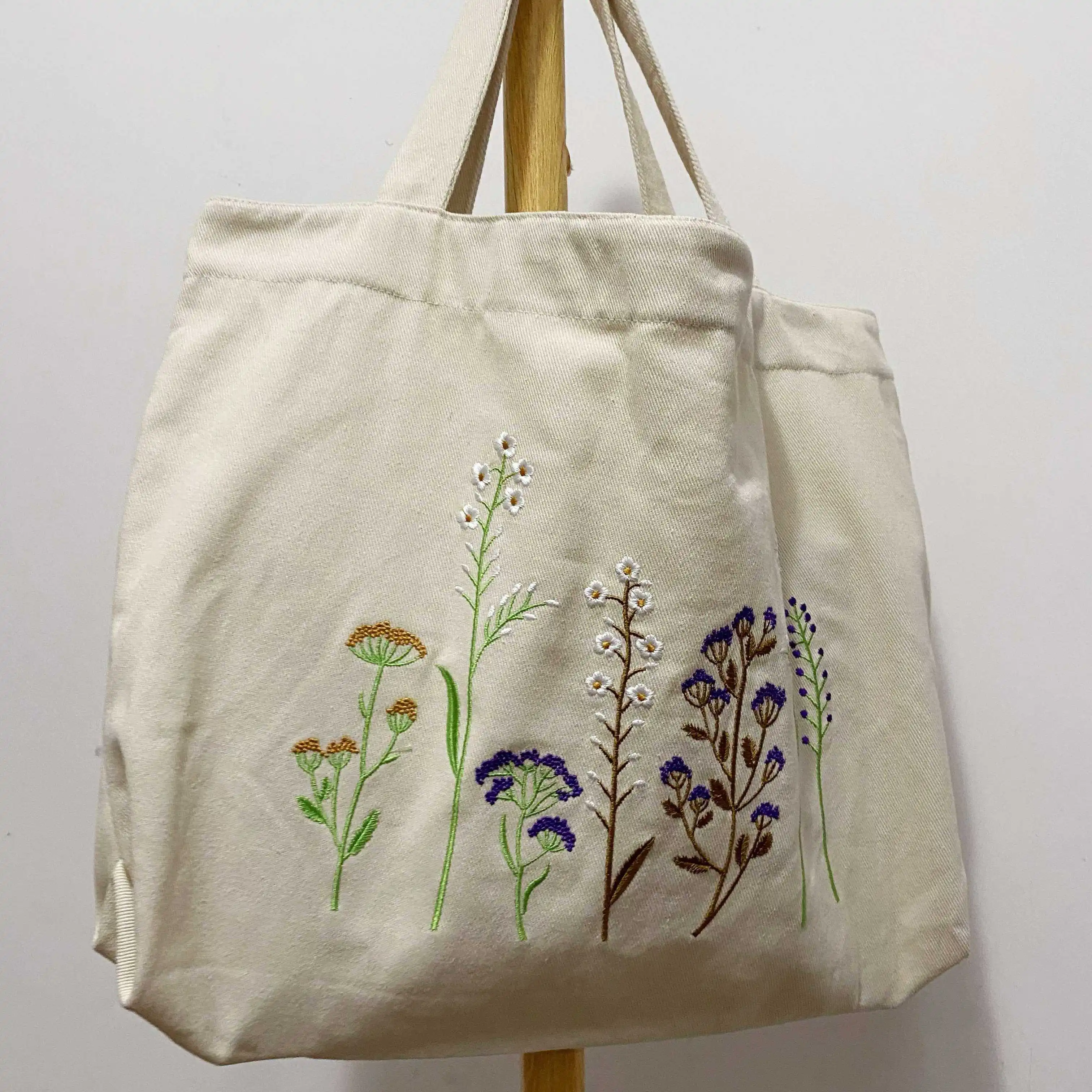 New Casual Large Capacity Canvas Fashionable Outdoor Hand-held Shopping Bag Commuting Shoulder Bag Casual Tote for Women 2025
New Casual Large Capacity Canvas Fashionable Outdoor Hand-held Shopping Bag Commuting Shoulder Bag Casual Tote for Women 2025