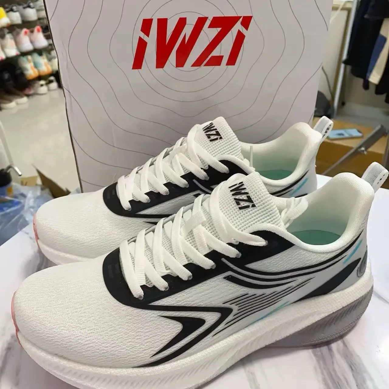 Professional Competition Training Track Shoes Cushioning Comfortable Sports Shoes Men's and Women's Non-slip Running Shoes
Professional Competition Training Track Shoes Cushioning Comfortable Sports Shoes Men's and Women's Non-slip Running Shoes