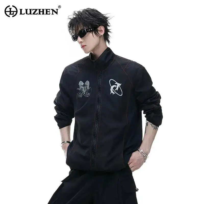 LUZHEN 2026 New Fashion Back Hollow Splicing Design Printed Stand Neck Sports Jacket Men Trendy High Quality Casual Coat JY7187
LUZHEN 2026 New Fashion Back Hollow Splicing Design Printed Stand Neck Sports Jacket Men Trendy High Quality Casual Coat JY7187