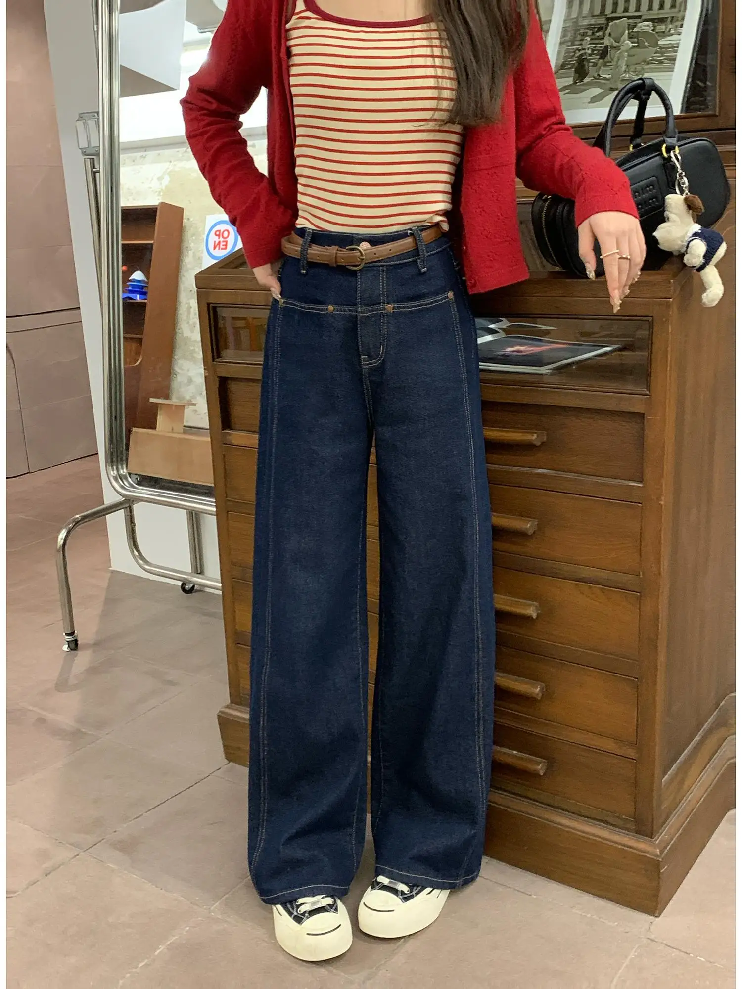 Elegant Deep Blue Wide Leg Jeans High Waist Cotton Stretch Fabric Straight Cut Trousers for Petite Women Autumn Season
Elegant Deep Blue Wide Leg Jeans High Waist Cotton Stretch Fabric Straight Cut Trousers for Petite Women Autumn Season