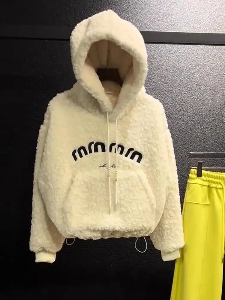 Ultra-Thick Lamb Fur Hoodie Women's Winter New Style Fleece-Lined Versatile Warm Plush Sweatshirt Korean Style Commute Wind
Ultra-Thick Lamb Fur Hoodie Women's Winter New Style Fleece-Lined Versatile Warm Plush Sweatshirt Korean Style Commute Wind