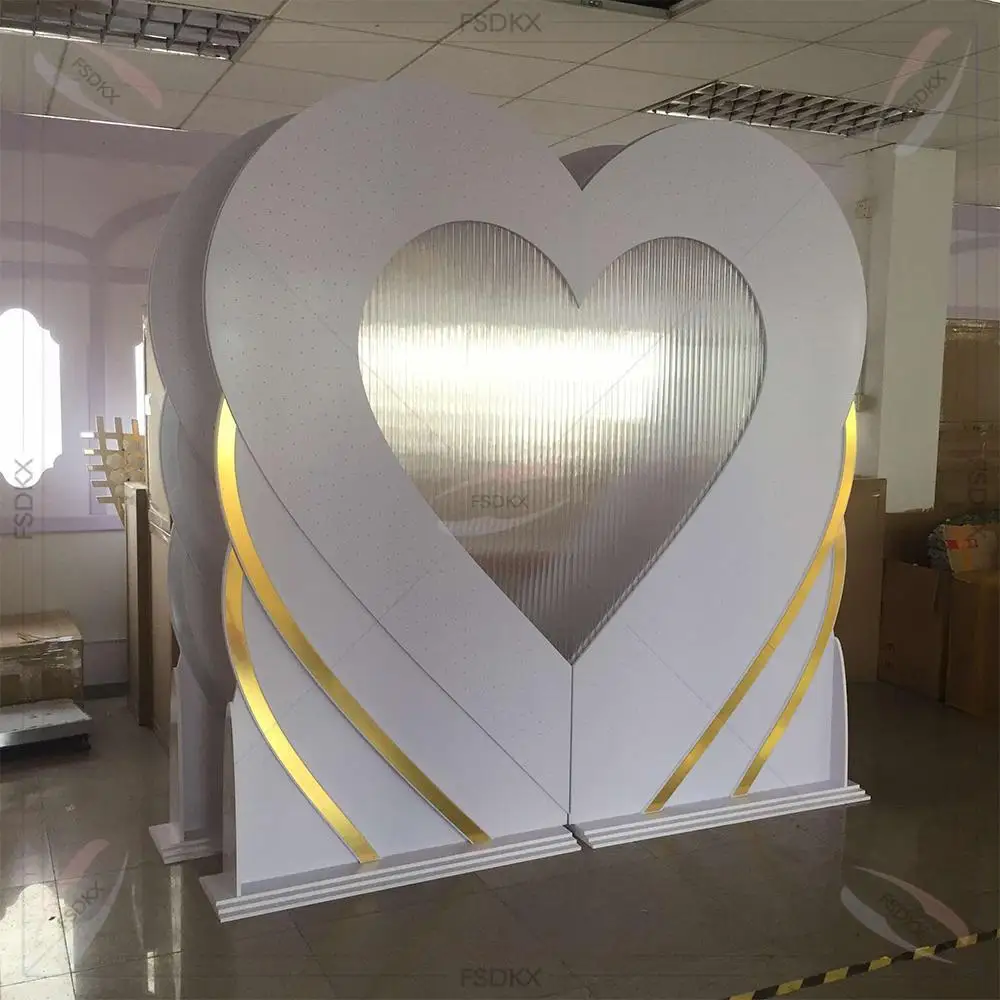 Wholesale High Quality Shiny Gold Pvc Curve Backddrop Heart Shaped Wedding Backdrop for Stage Decoration
Wholesale High Quality Shiny Gold Pvc Curve Backddrop Heart Shaped Wedding Backdrop for Stage Decoration