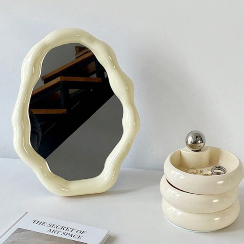 1 makeup mirror High appearance horizontal bedroom dresser Girls desk room decoration mirror pieces
1 makeup mirror High appearance horizontal bedroom dresser Girls desk room decoration mirror pieces