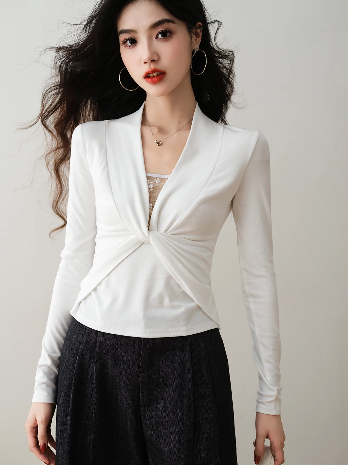 Slim Fit V-Ne Long Sve Knitted T-irt Women's Casual Sle Cotton Blend Elastic Waist Knot Design Top for Spring 2026
Slim Fit V-Ne Long Sve Knitted T-irt Women's Casual Sle Cotton Blend Elastic Waist Knot Design Top for Spring 2026