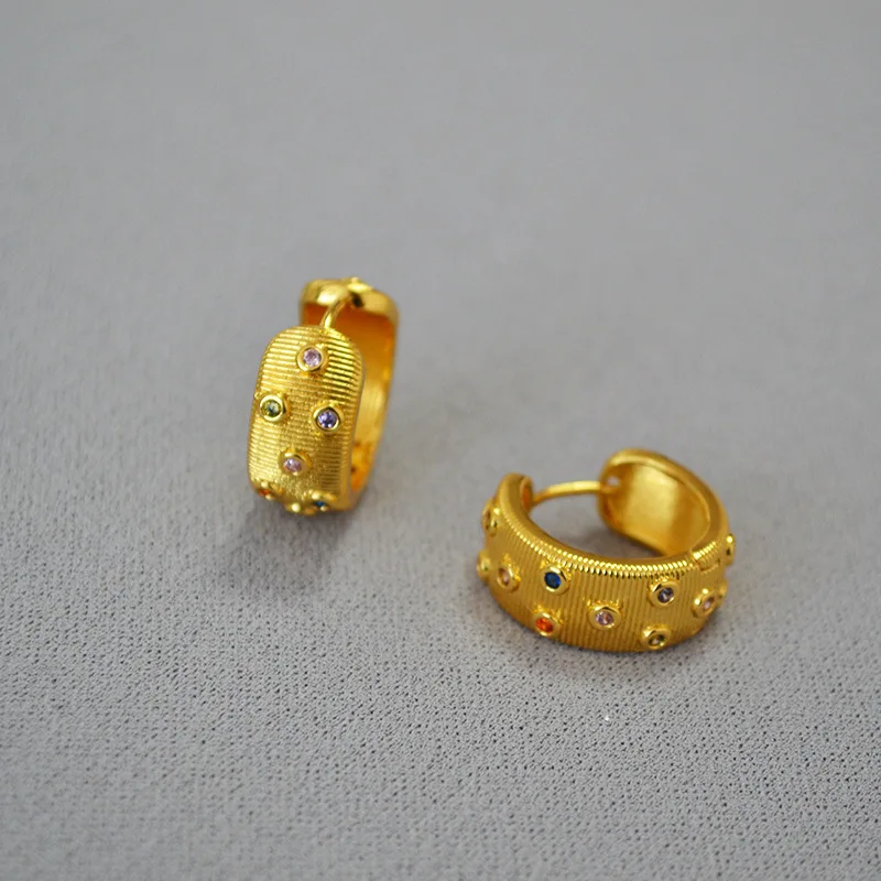 Vintage colored zircon striped brushed fashion simple earrings for women Classic hoop accessory
Vintage colored zircon striped brushed fashion simple earrings for women Classic hoop accessory