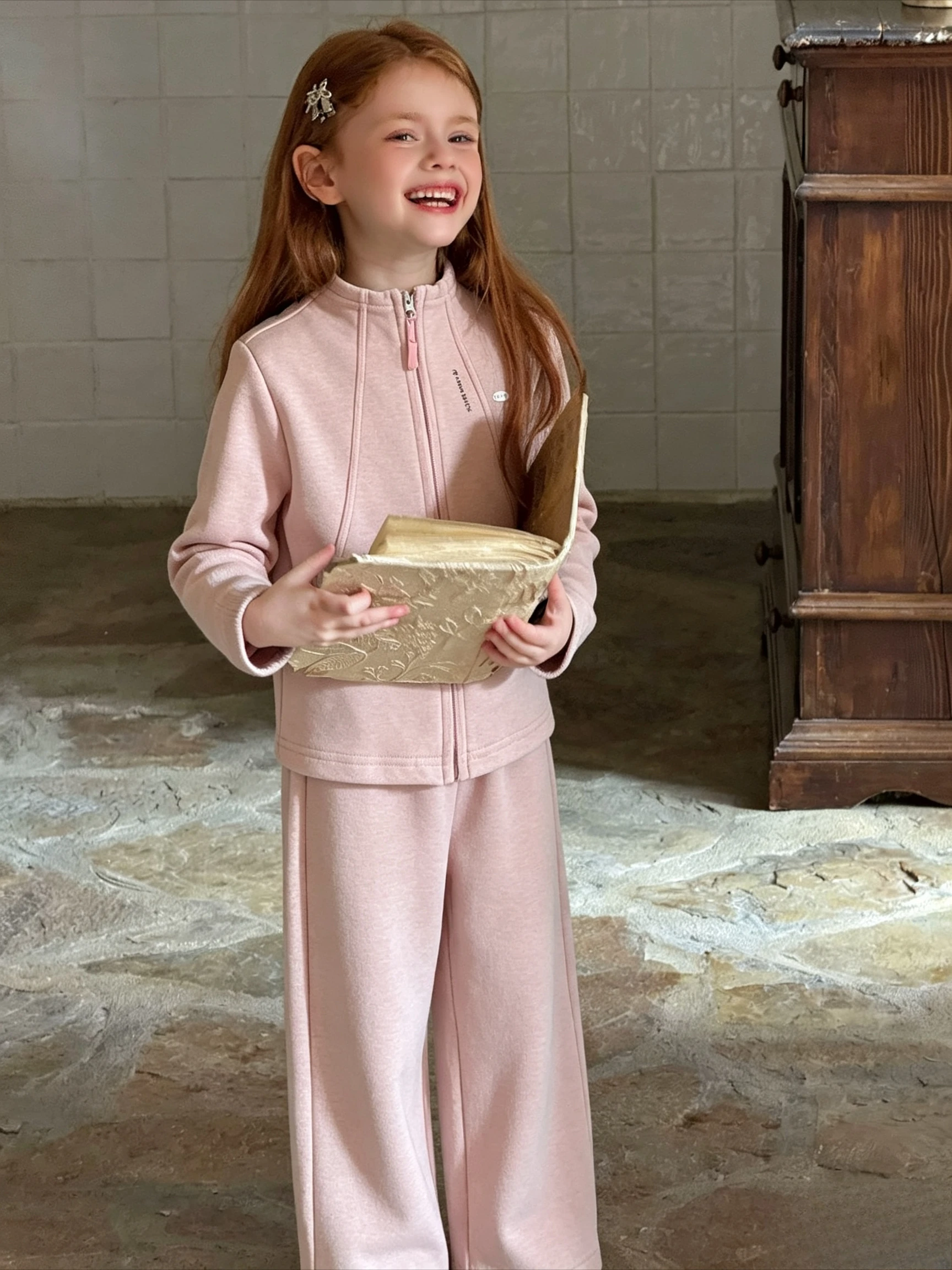 Girls Set 2026 Spring New Korean Stylish Stand Collar Short Zip Jacket Flared Pants Sport Two Piece Set
Girls Set 2026 Spring New Korean Stylish Stand Collar Short Zip Jacket Flared Pants Sport Two Piece Set
