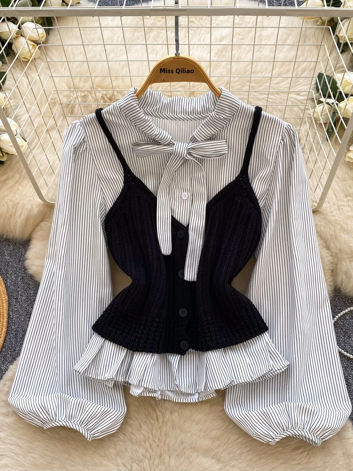 Women's Stripe Shirt Knot Belted Knitted Vest Two-Piece Set Knot Design Autumn Fashion Small Stature Clothing
Women's Stripe Shirt Knot Belted Knitted Vest Two-Piece Set Knot Design Autumn Fashion Small Stature Clothing