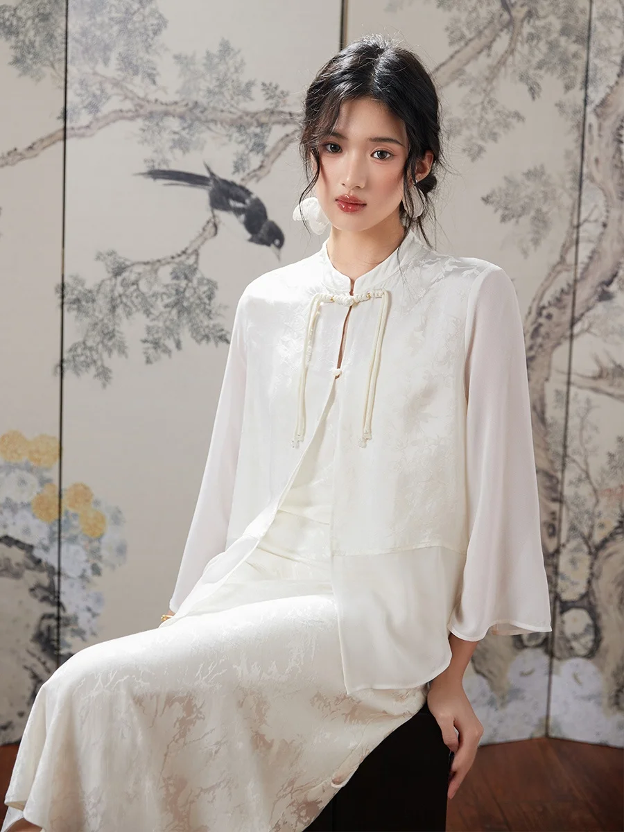 Elegant National Style Shirt Jacket Women's Small Button Cloud Sensation Cicada Wing New Chinese Style Commute Wind Pure Color
Elegant National Style Shirt Jacket Women's Small Button Cloud Sensation Cicada Wing New Chinese Style Commute Wind Pure Color