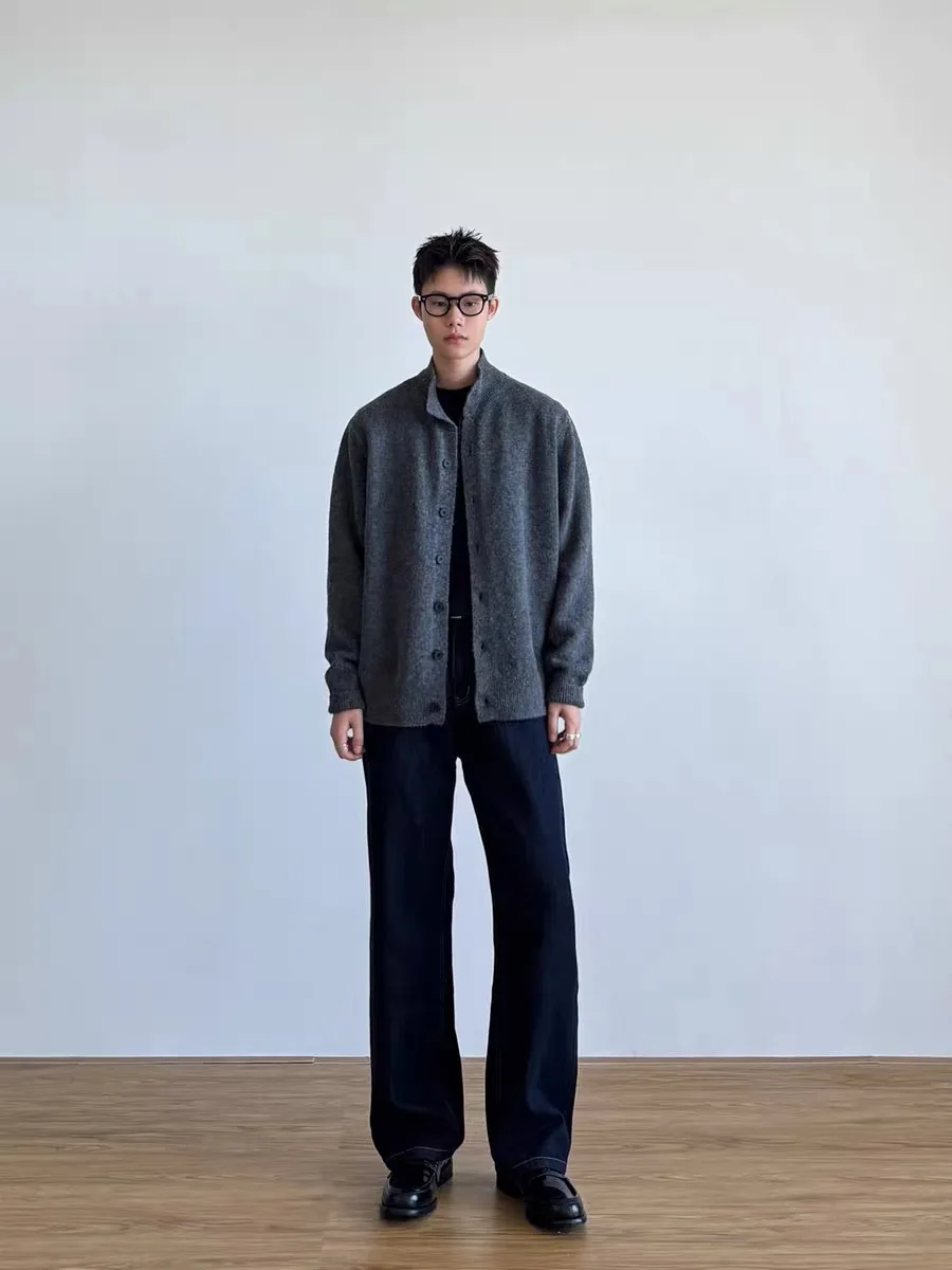 Мужской вязаный кардиган в японском ретро-стиле, свободный повседневный свитер на пуговицах, универсальный, осенний, из полиэфирного волокна
Мужской вязаный кардиган в японском ретро-стиле, свободный повседневный свитер на пуговицах, универсальный, осенний, из полиэфирного волокна