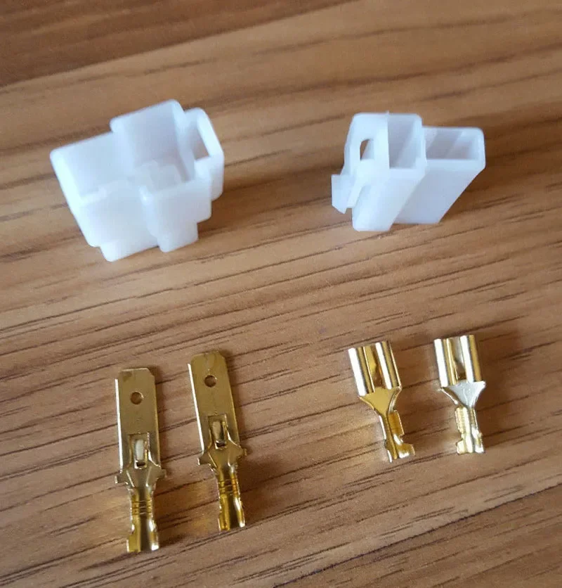 A pair Universal T Type 2 Pin DC Power Male Female Connector Plug for Kenwood Yaesu Icom Vehicular Radio Walkie Talkie
A pair Universal T Type 2 Pin DC Power Male Female Connector Plug for Kenwood Yaesu Icom Vehicular Radio Walkie Talkie