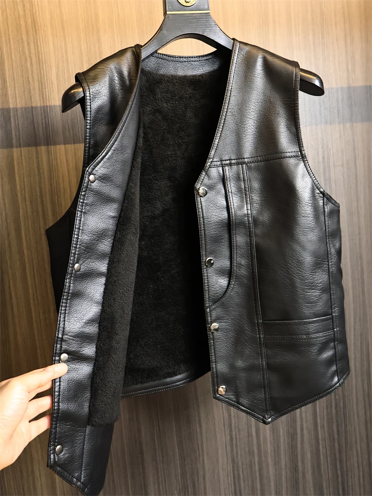 Eco-Friendly Ultra-Suede Men's Fce Lined V-Ne PU Leather Vest Warm Skin-Friendly Autumn Winter Faion Outerwear
Eco-Friendly Ultra-Suede Men's Fce Lined V-Ne PU Leather Vest Warm Skin-Friendly Autumn Winter Faion Outerwear