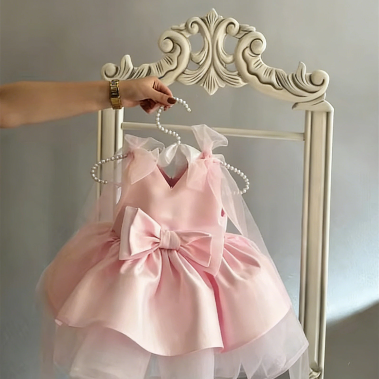 Customized Pink Flower Girl Dress For Wedding Bowknot Sleeveless Satin Knee Length Elegant Kids Birthday First Communion Gown
Customized Pink Flower Girl Dress For Wedding Bowknot Sleeveless Satin Knee Length Elegant Kids Birthday First Communion Gown