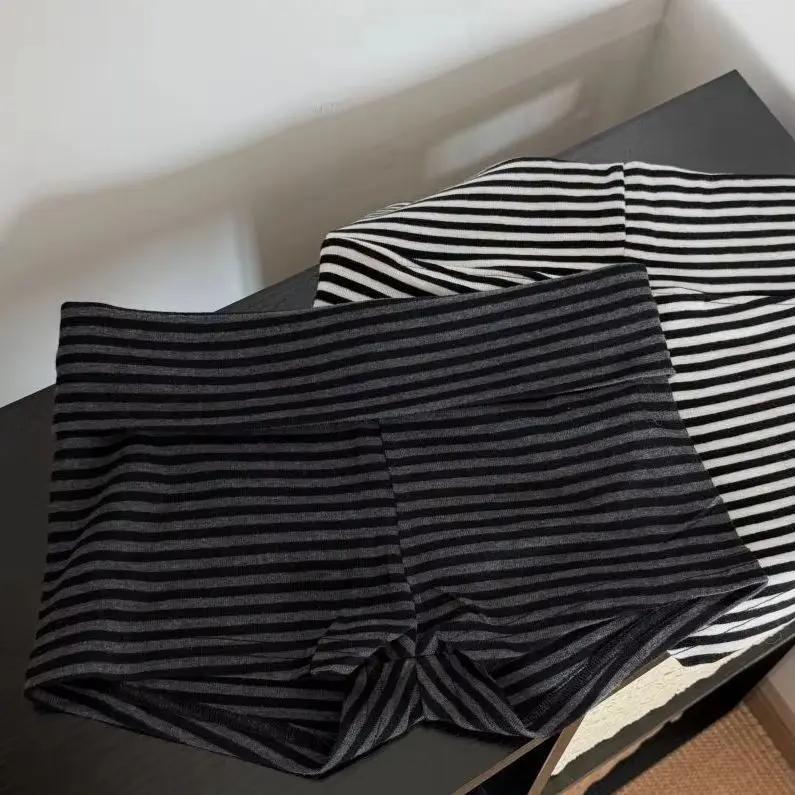 Harajuku Y2k Shorts 90s Women's Vintage Summer Clothing High waist Stripe Casual Short Femme Gothic Hip hop Grunge Streetwear
Harajuku Y2k Shorts 90s Women's Vintage Summer Clothing High waist Stripe Casual Short Femme Gothic Hip hop Grunge Streetwear
