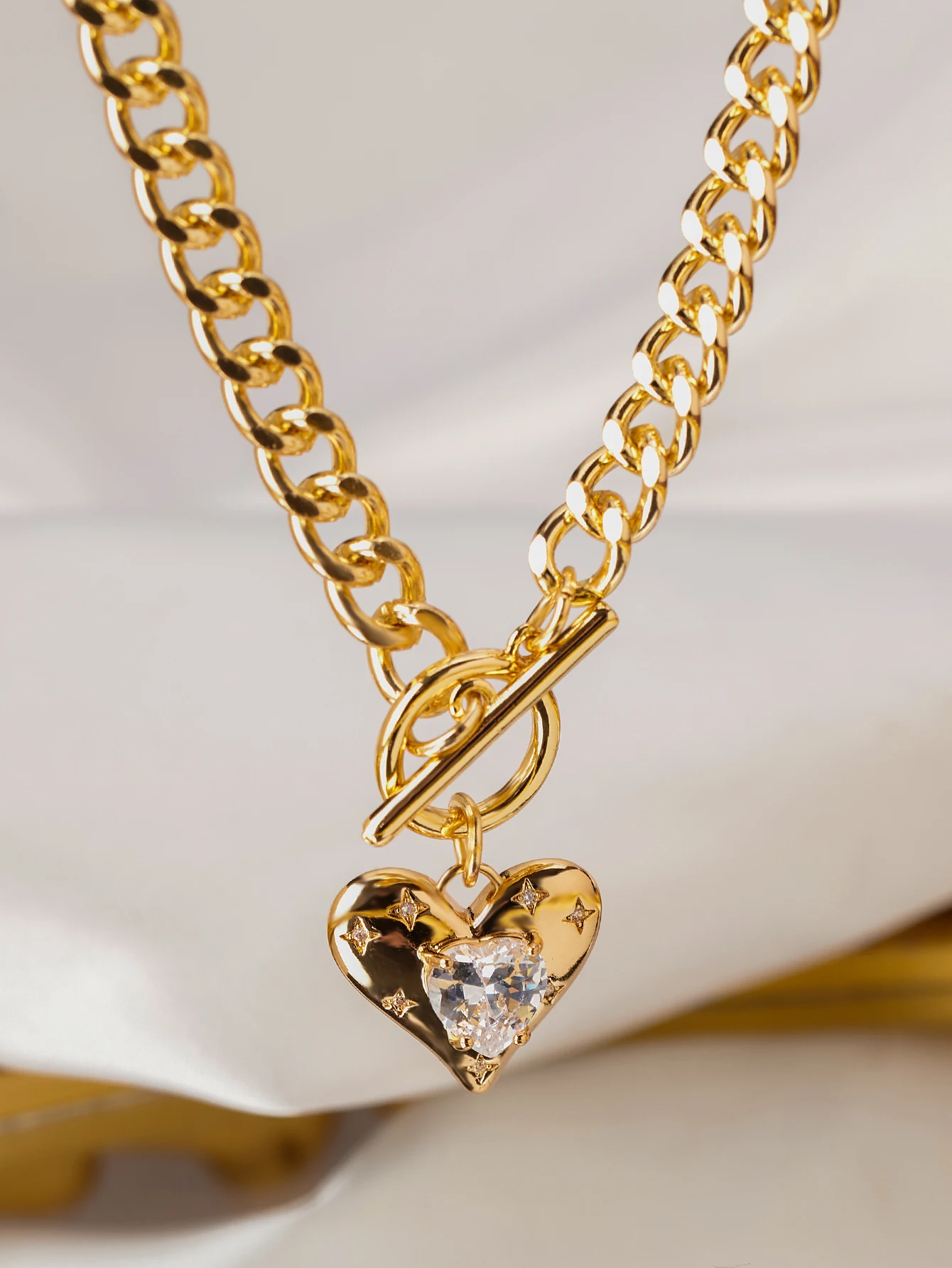 Cute New Women Pendant Necklace Ot Buckle Heart-Shaped Zircon Pendant Vacation Party Shopping Daily Wear Sweet Romantic Necklace
Cute New Women Pendant Necklace Ot Buckle Heart-Shaped Zircon Pendant Vacation Party Shopping Daily Wear Sweet Romantic Necklace