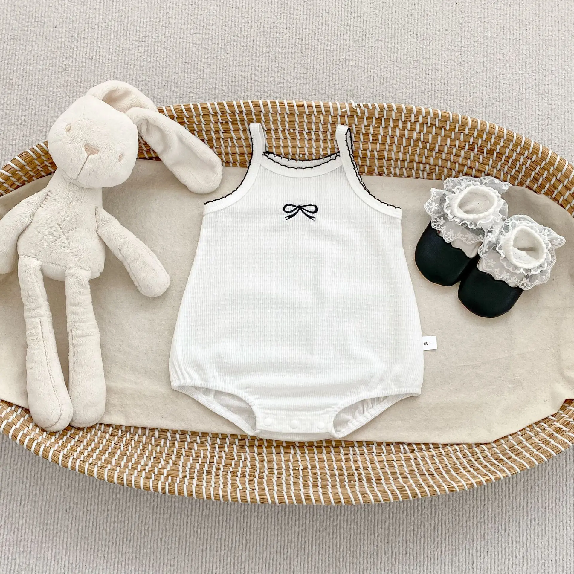 2026 Summer New Baby Girl Sleeveless Sling Bodysuit Girls Simple Bow Jumpsuit Cotton Infant Toddler Breathable Clothes 0-24M
2026 Summer New Baby Girl Sleeveless Sling Bodysuit Girls Simple Bow Jumpsuit Cotton Infant Toddler Breathable Clothes 0-24M