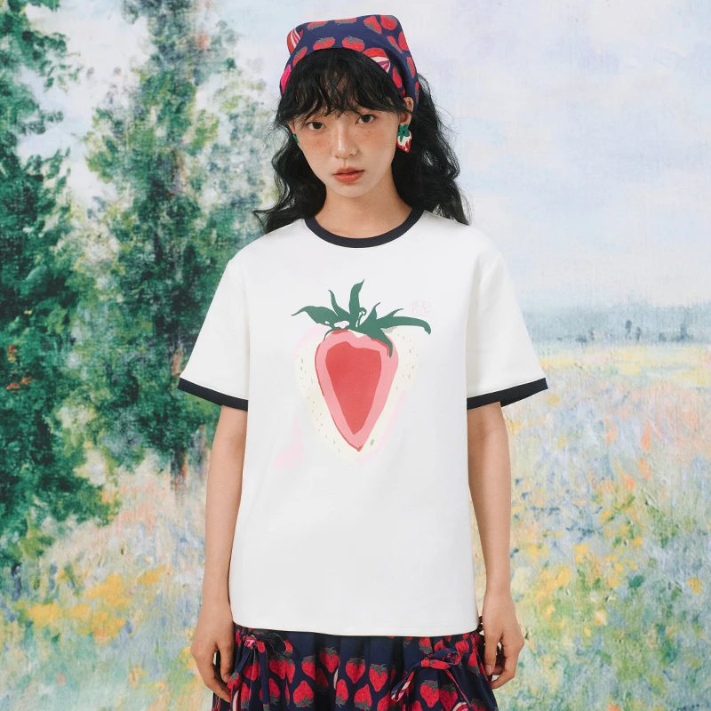 HHCH Dancy Collaborative Retro Style Short Sleeve T-Shirt Cream Strawberry Print Color Block Cotton Blend Comfortable Fit Tee
HHCH Dancy Collaborative Retro Style Short Sleeve T-Shirt Cream Strawberry Print Color Block Cotton Blend Comfortable Fit Tee