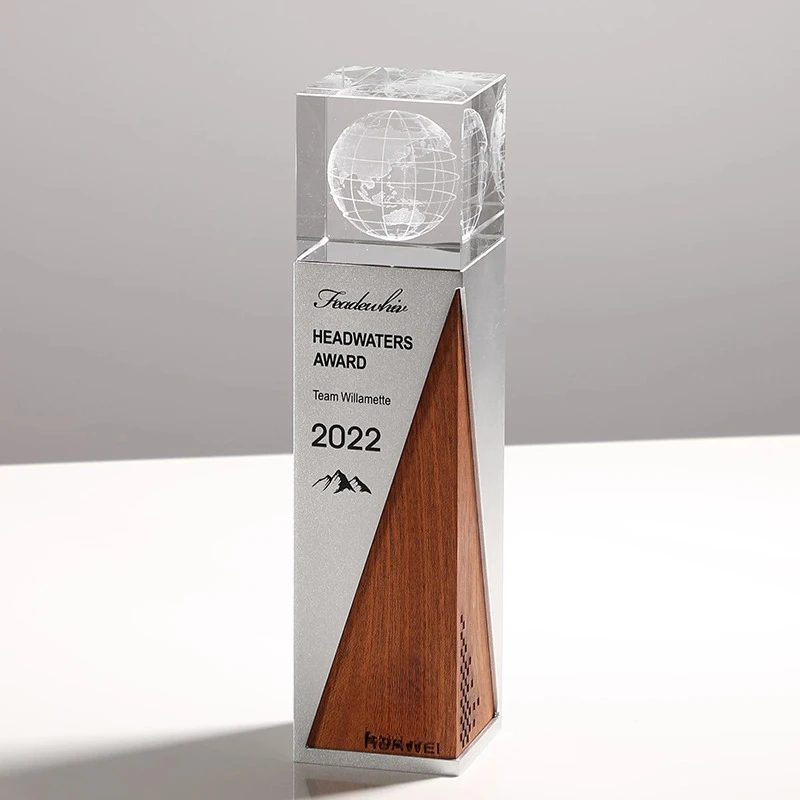 Индивидуальный кристаллический трофей с земляной алмазной резьбой, отличная награда за ежегодное собрание компании персонала, металлическая деревянная основа для домашнего декора, 1 шт.
Индивидуальный кристаллический трофей с земляной алмазной резьбой, отличная награда за ежегодное собрание компании персонала, металлическая деревянная основа для домашнего декора, 1 шт.