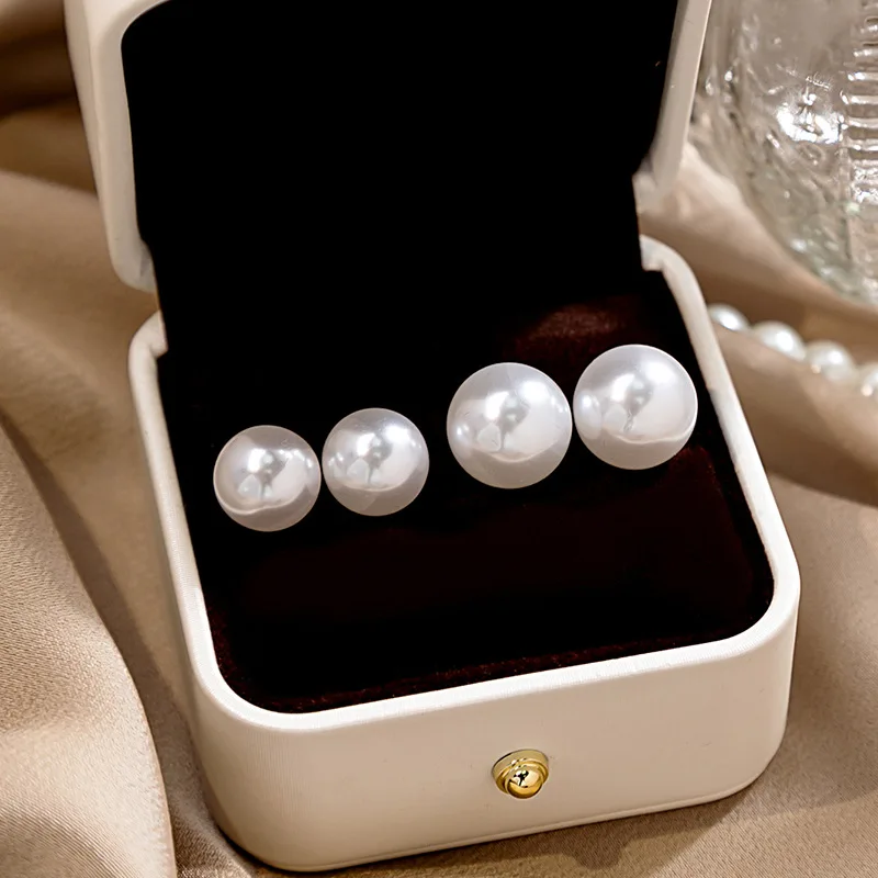 2024 New White Imitation Pearl Stud Earrings Fashion Light Luxury Women's Jewelry
2024 New White Imitation Pearl Stud Earrings Fashion Light Luxury Women's Jewelry