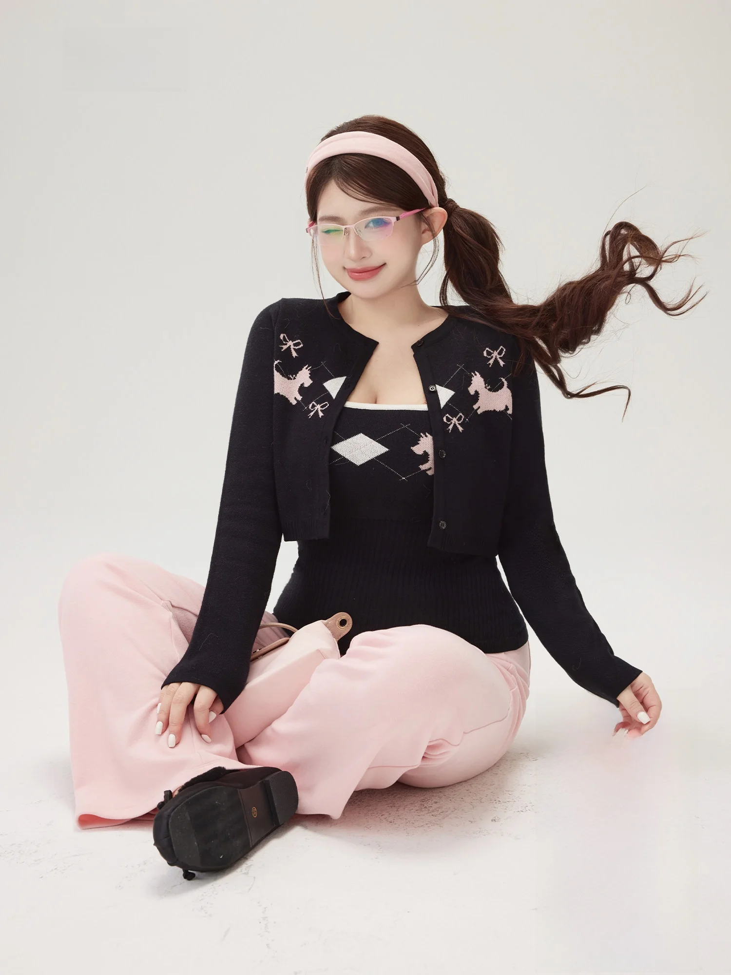 Zhou Bai Zi Miu Three Color Embroidery Crossover Year Set Long Sleeve Casual Style Winter Fashion Set for Women Knot
Zhou Bai Zi Miu Three Color Embroidery Crossover Year Set Long Sleeve Casual Style Winter Fashion Set for Women Knot