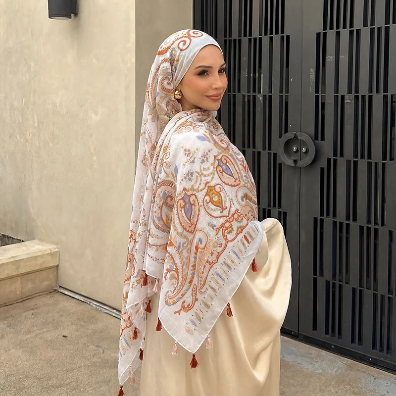 2026 Designer Brand Women Scarf Bohemia Print Lady Shawls Cotton Feeling Soft Oversize Hijabs Neck Headband Tassel Foulard
2026 Designer Brand Women Scarf Bohemia Print Lady Shawls Cotton Feeling Soft Oversize Hijabs Neck Headband Tassel Foulard