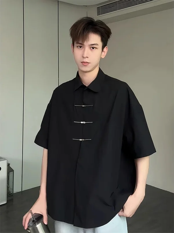 Новая китайская мужская рубашка из ледяного шелка с коротким рукавом, дизайнерская, солнцезащитная, цвета авиационной синей, высококачественная, в стиле танского костюма, куртка.
Новая китайская мужская рубашка из ледяного шелка с коротким рукавом, дизайнерская, солнцезащитная, цвета авиационной синей, высококачественная, в стиле танского костюма, куртка.