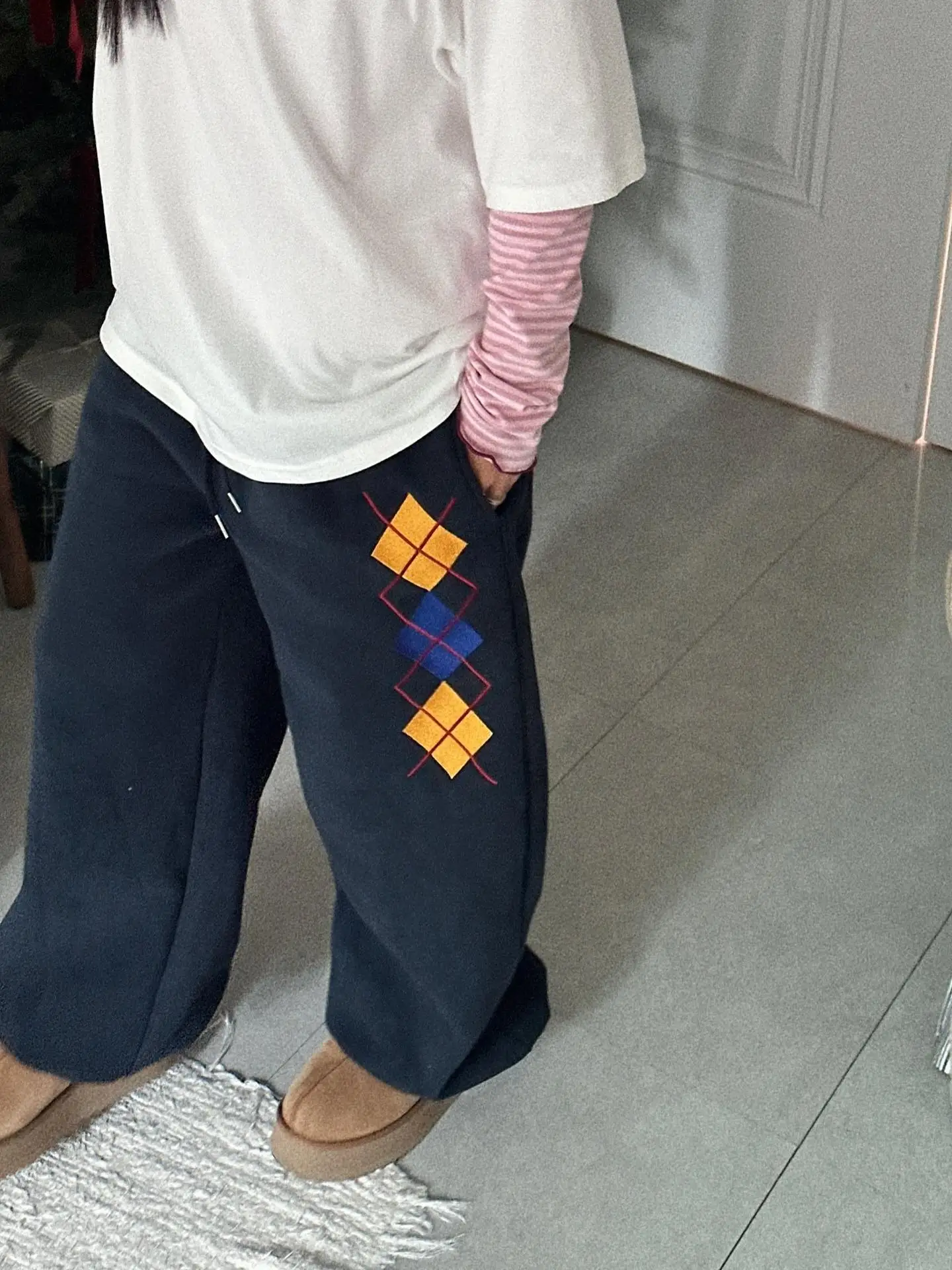 Retro Diamond Patterned Fleece Lined Elastic Waist Casual Pants High Waist Straight Leg Commute Style Women's Premium Fashion
Retro Diamond Patterned Fleece Lined Elastic Waist Casual Pants High Waist Straight Leg Commute Style Women's Premium Fashion