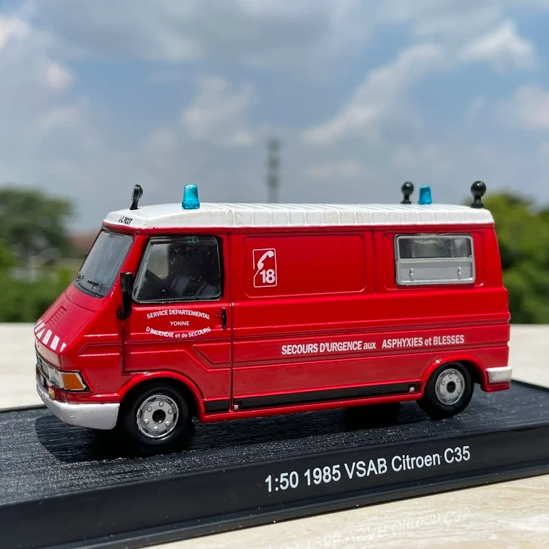 Литые под давлением модели автомобилей Citroen C35 1:50, Маленький грузовик, Коллекционная модель автомобиля из сплава, орнамент, подарки для детей
Литые под давлением модели автомобилей Citroen C35 1:50, Маленький грузовик, Коллекционная модель автомобиля из сплава, орнамент, подарки для детей