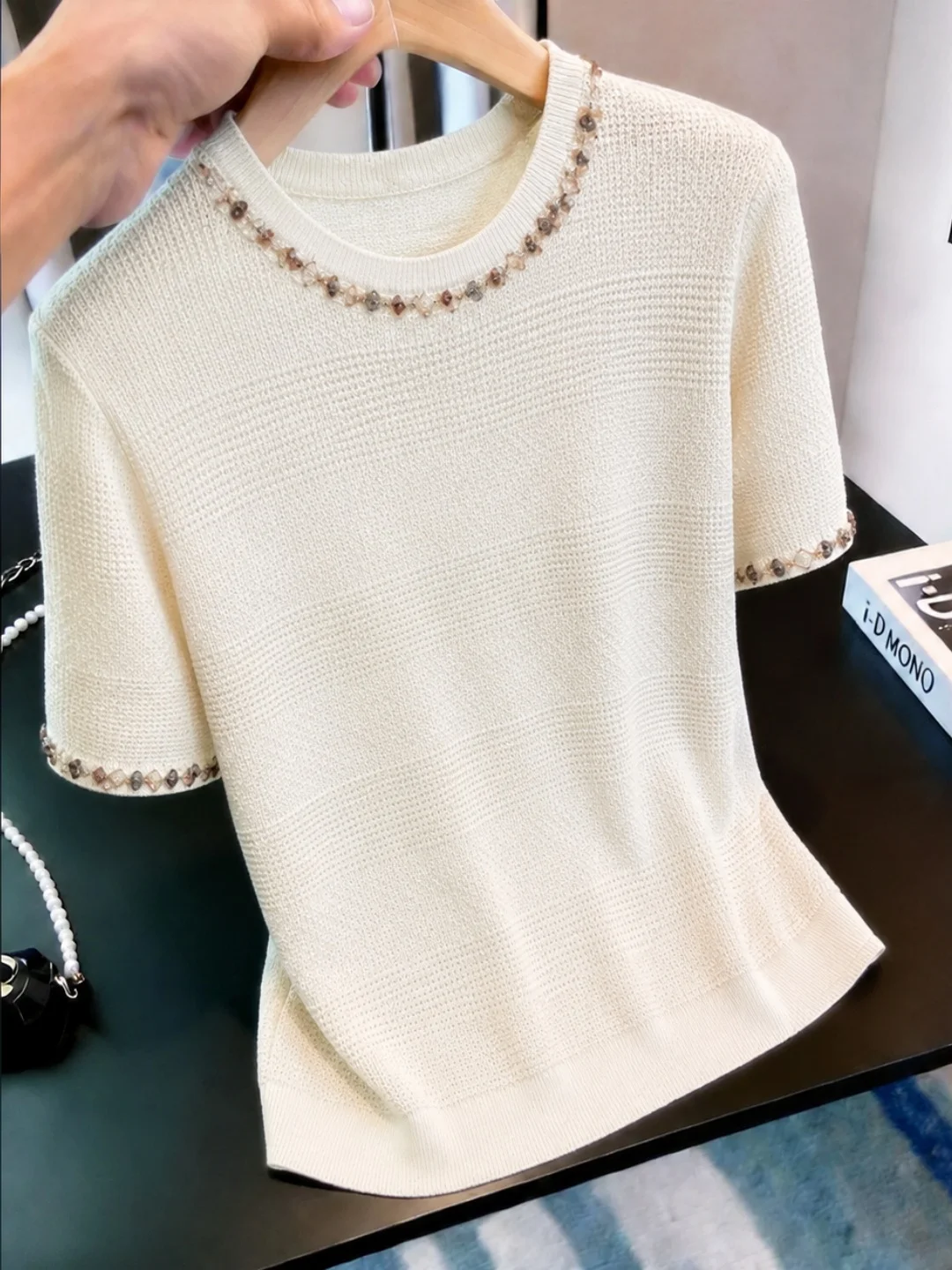Summer 2026 Ice Silk Knitted Top round Neck Short Sleeve Commute Fashionable Pearlescent Design Sunscreen Women's Fashion
Summer 2026 Ice Silk Knitted Top round Neck Short Sleeve Commute Fashionable Pearlescent Design Sunscreen Women's Fashion