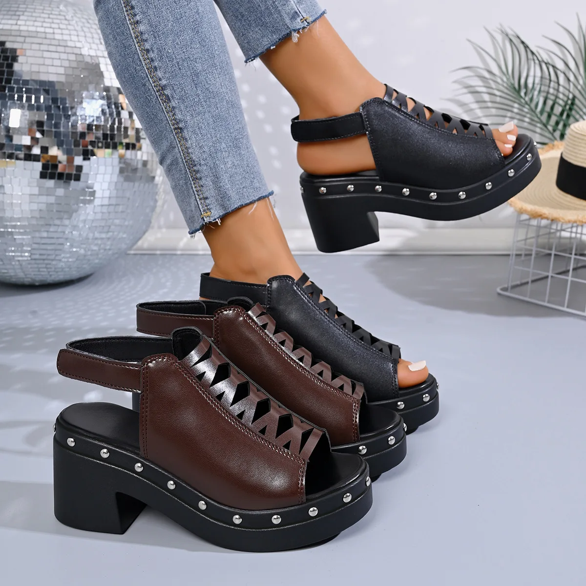 Large-size chunky heel women's sandals for cross-border sale Women's round-toe buckle high-heeled sandals for women
Large-size chunky heel women's sandals for cross-border sale Women's round-toe buckle high-heeled sandals for women