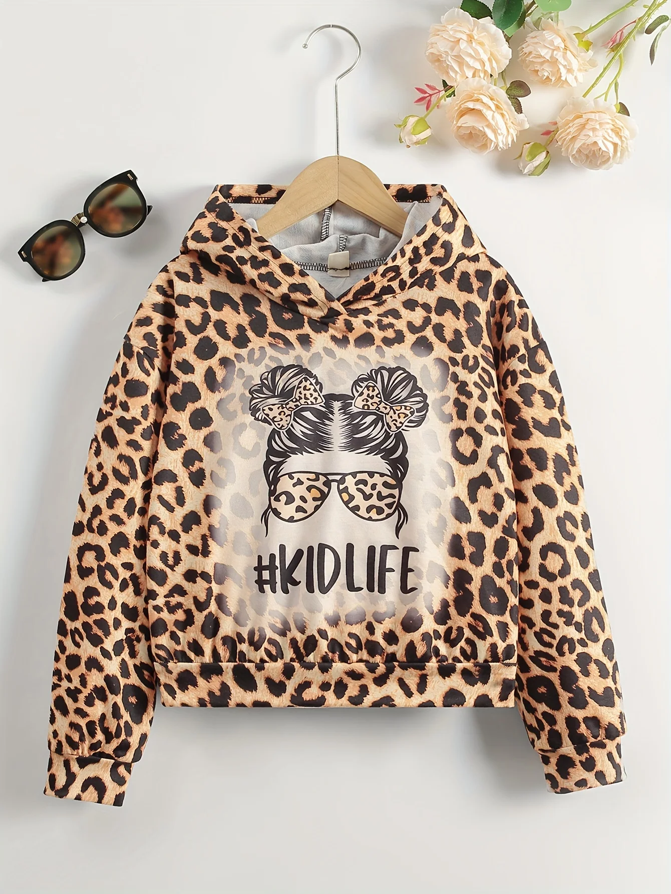 Girl portrait street style tie dye 3D printed long sleeved fashion trend hooded sweatshirt children's spring and autumn clothing
Girl portrait street style tie dye 3D printed long sleeved fashion trend hooded sweatshirt children's spring and autumn clothing