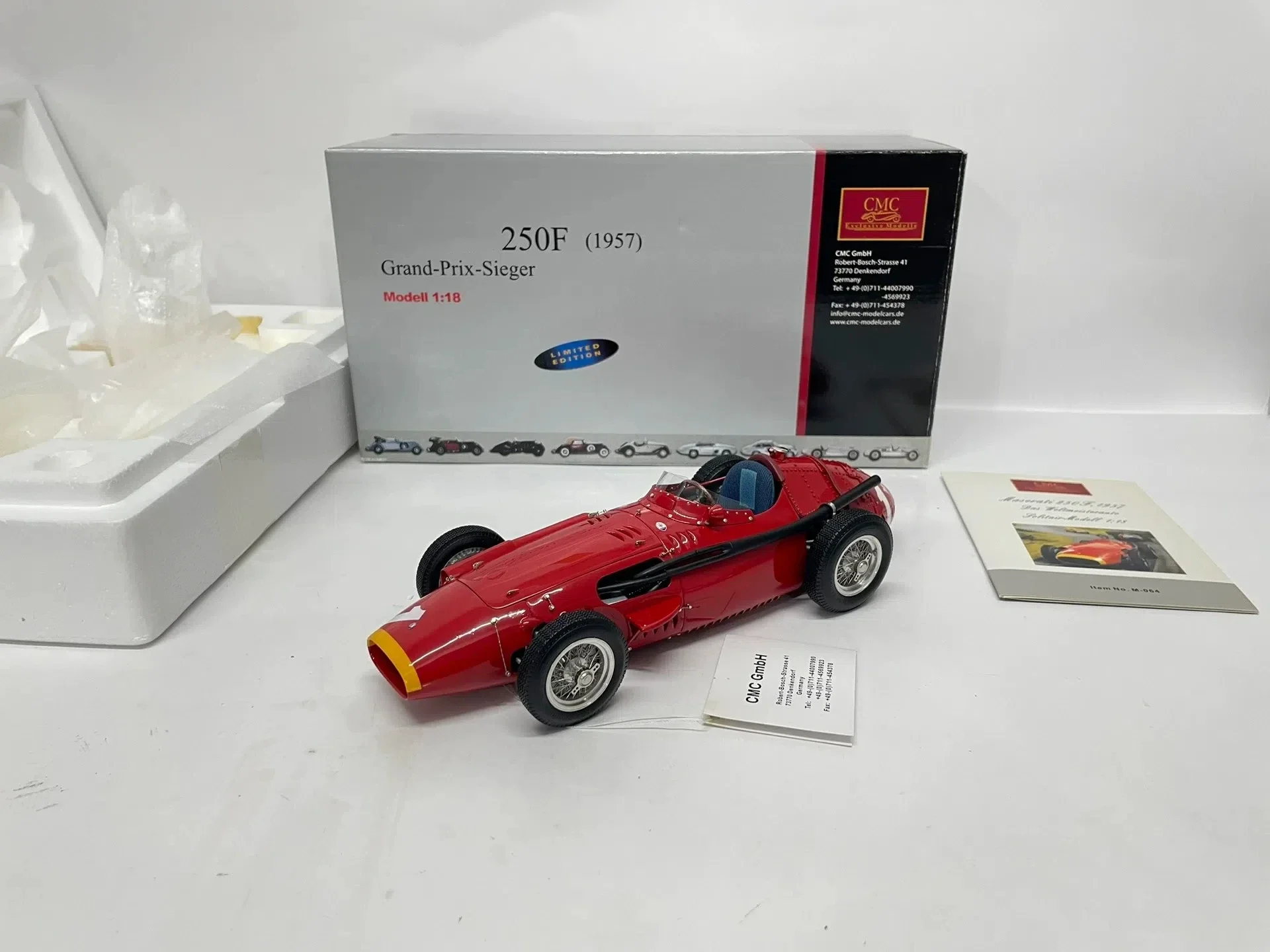 CMC 1:18 250F 1957 #1 Simulation Limited Edition All Open Alloy Metal Static Car Model Toy Gift
CMC 1:18 250F 1957 #1 Simulation Limited Edition All Open Alloy Metal Static Car Model Toy Gift