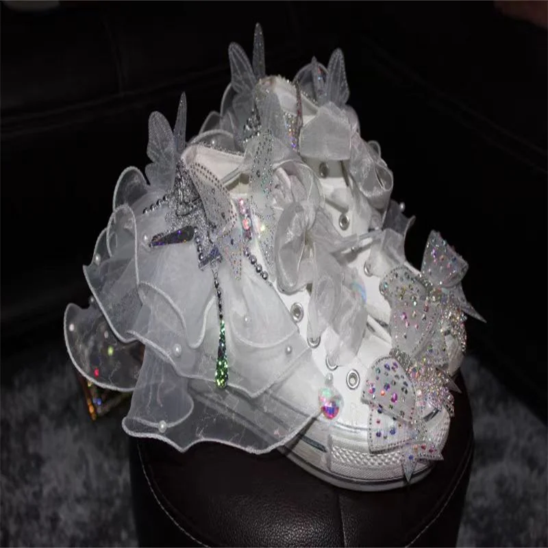 Handmade custom lace lace rhinestone fringe wedding party canvas shoes Large size high top white sports women's shoes 35-46
Handmade custom lace lace rhinestone fringe wedding party canvas shoes Large size high top white sports women's shoes 35-46