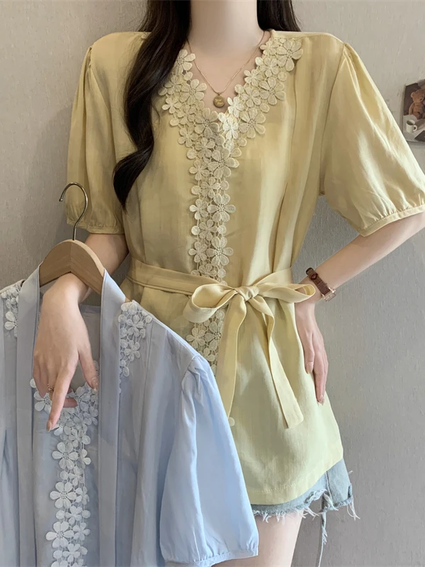 plus Size Loose V-Neck Hook Embroidery Short Sleeve Shirt Women's Casual Style Breathable Skin-Friendly Summer Top
plus Size Loose V-Neck Hook Embroidery Short Sleeve Shirt Women's Casual Style Breathable Skin-Friendly Summer Top