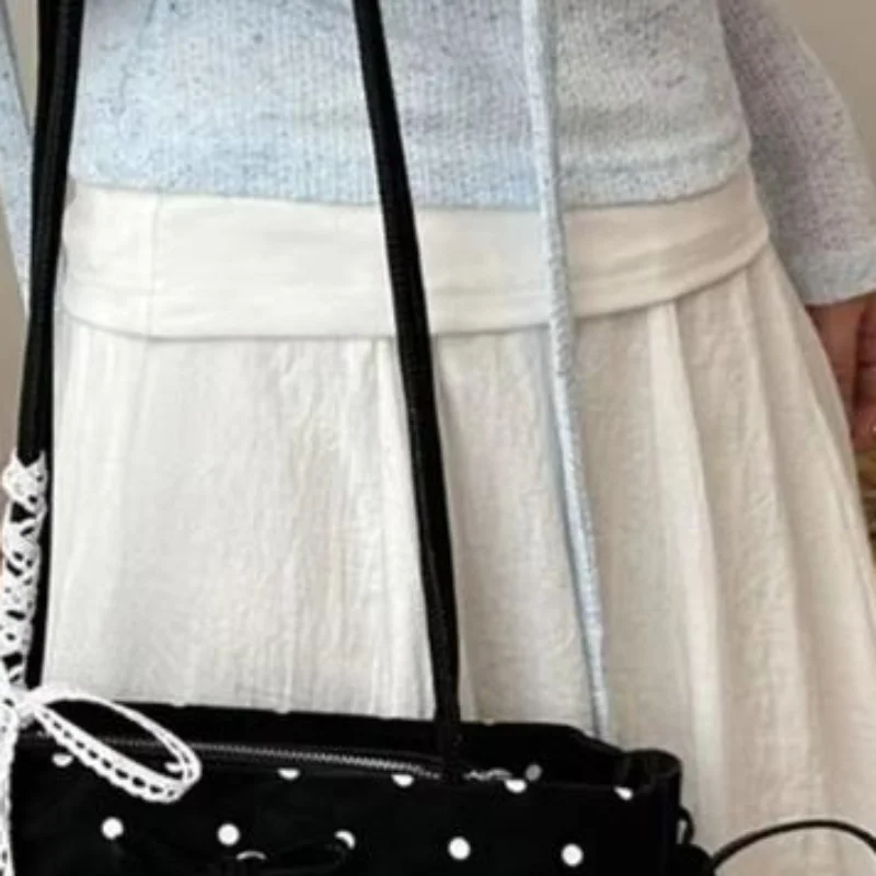 Women’s Retro Polka Dot Shoulder Bag Korean Fashion Chic Commuter Underarm Bag
Women’s Retro Polka Dot Shoulder Bag Korean Fashion Chic Commuter Underarm Bag