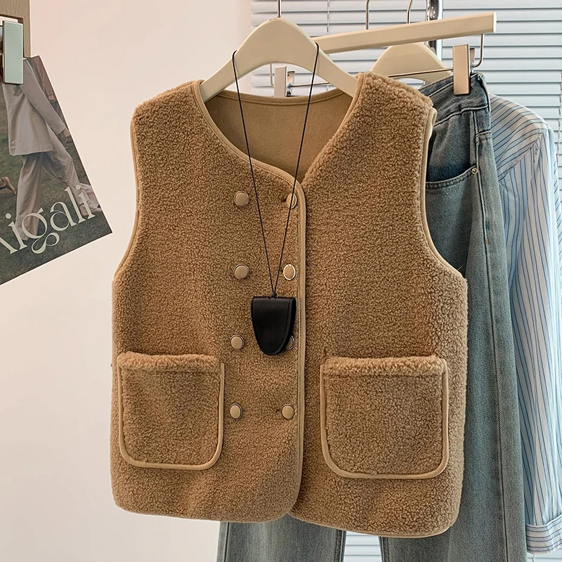 Warmth Double-Breasted Lamb Fur Vest ort Sve Retro Sle Faionable All-Match Polyester Fiber Autumn Winter Jaet
Warmth Double-Breasted Lamb Fur Vest ort Sve Retro Sle Faionable All-Match Polyester Fiber Autumn Winter Jaet