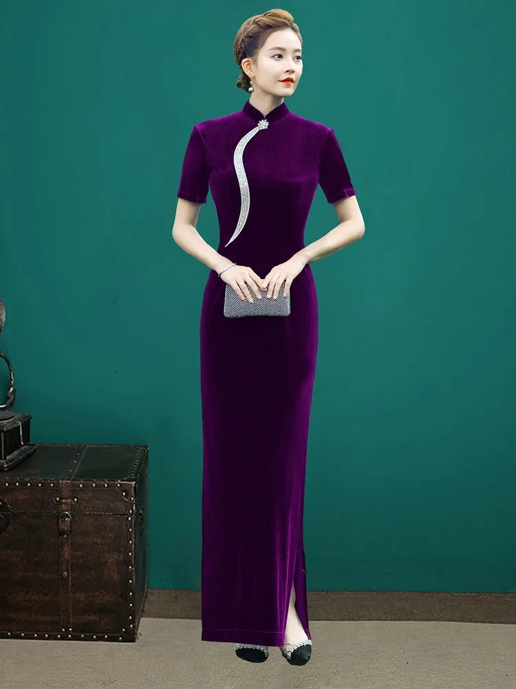 New velvet long elegant banquet traditional Chinese style model fashion show cheongsam dress performance 
New velvet long elegant banquet traditional Chinese style model fashion show cheongsam dress performance