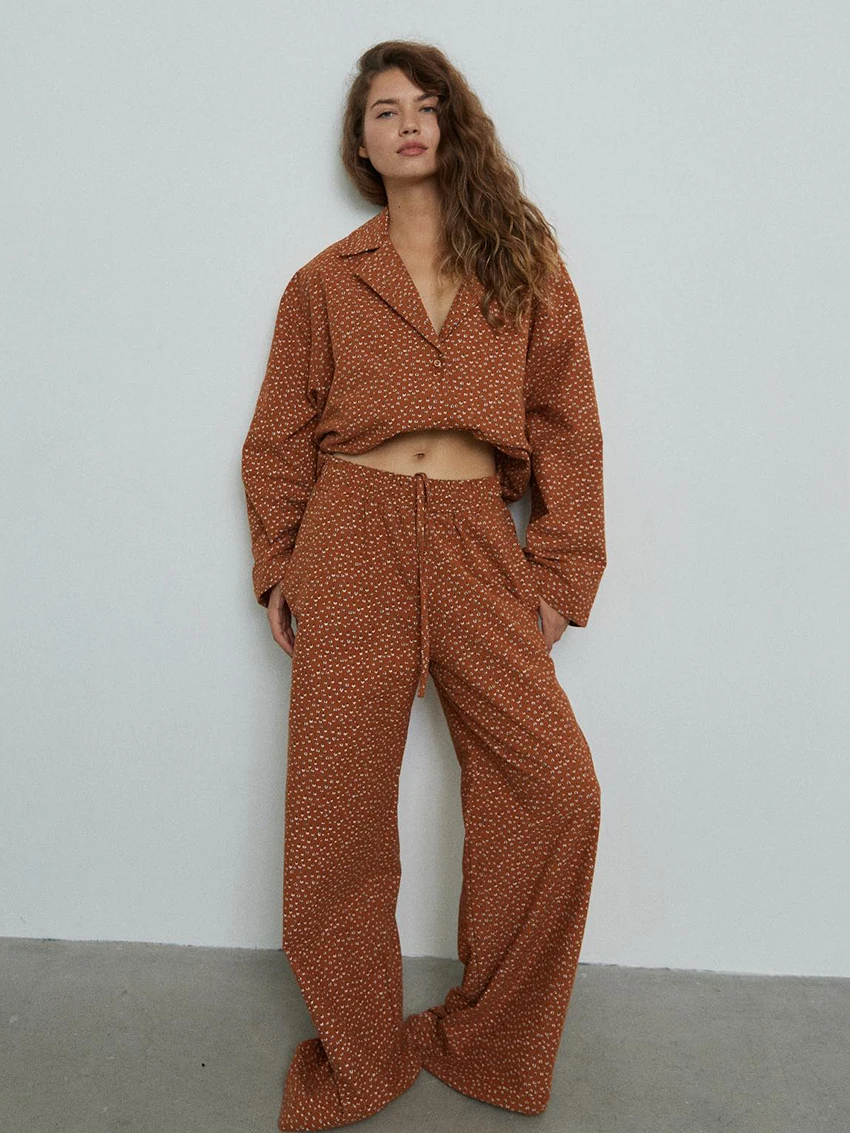 Marthaqiqi Printing Women Sleepwear 2 Piece Suit Sexy Turn-Down Collar Nightwear Long Sleeve Pajamas Pants Causal Nightgowns Set
Marthaqiqi Printing Women Sleepwear 2 Piece Suit Sexy Turn-Down Collar Nightwear Long Sleeve Pajamas Pants Causal Nightgowns Set