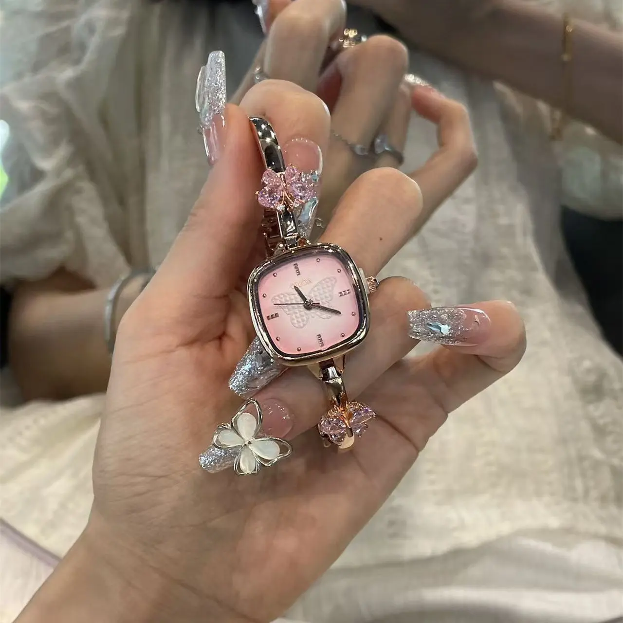 CILOA Womens Rose Gold Square Butterfly Watch Pink Gradient Dial Crystal Butterfly Bangle Quartz Wristwatch
CILOA Womens Rose Gold Square Butterfly Watch Pink Gradient Dial Crystal Butterfly Bangle Quartz Wristwatch