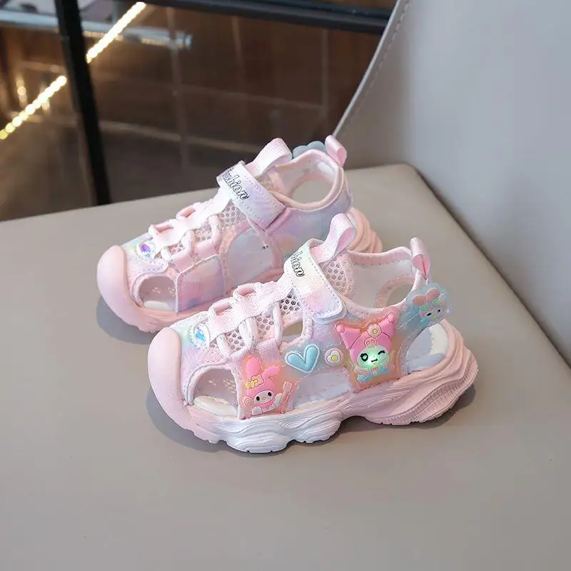 Sanrio Summer Kuromi New Baby Led Light Girls Sandals Cute Children's Casual Shoes Anti-Slip Kids Beach Shoes Outdoor Shoes
Sanrio Summer Kuromi New Baby Led Light Girls Sandals Cute Children's Casual Shoes Anti-Slip Kids Beach Shoes Outdoor Shoes