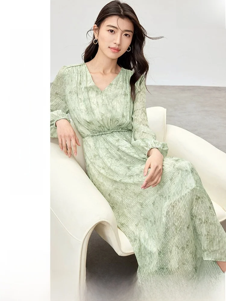 Elegant V-Neck Chiffon Dress Women's New Style Slimming Lantern Sleeve Midi Dress Spring Fashion Business Casual Skirt
Elegant V-Neck Chiffon Dress Women's New Style Slimming Lantern Sleeve Midi Dress Spring Fashion Business Casual Skirt