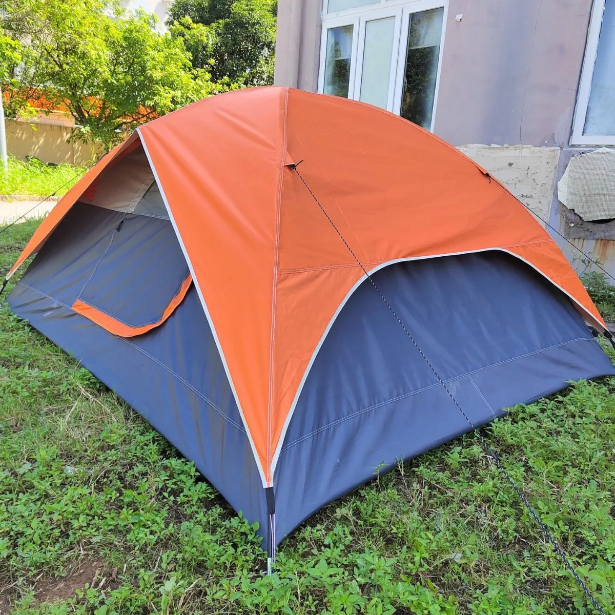 Outdoor camping tents, 4-person double-layer camping tents, three-season dome design, with raincoats, family travel mountain cli
Outdoor camping tents, 4-person double-layer camping tents, three-season dome design, with raincoats, family travel mountain cli