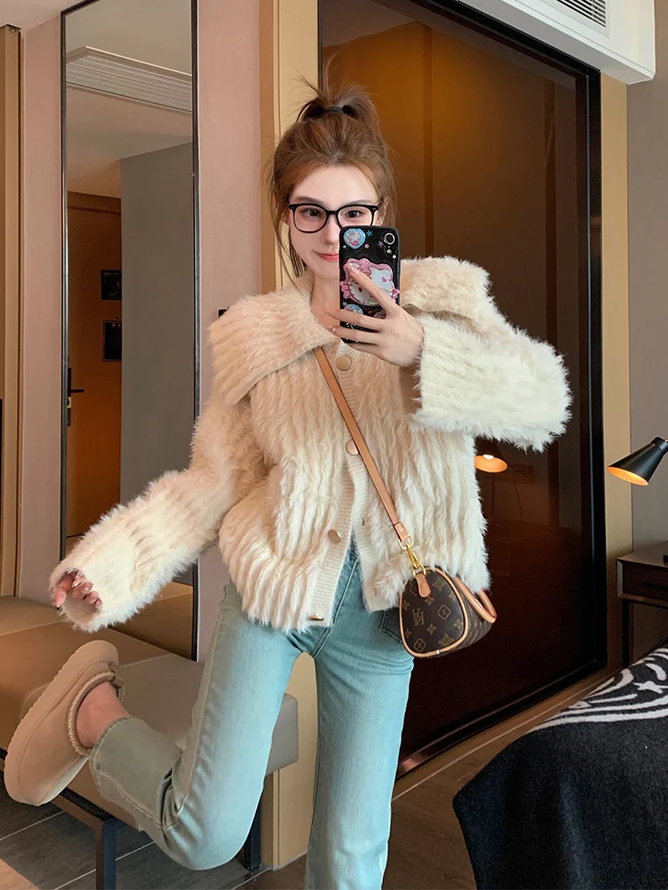 MiiiiX Lazy Style Soft Plush Knitted Cardigan Jacket Women's Sweater Autumn 2024 New Fashion Thickened Loose Striped Knitwear
MiiiiX Lazy Style Soft Plush Knitted Cardigan Jacket Women's Sweater Autumn 2024 New Fashion Thickened Loose Striped Knitwear