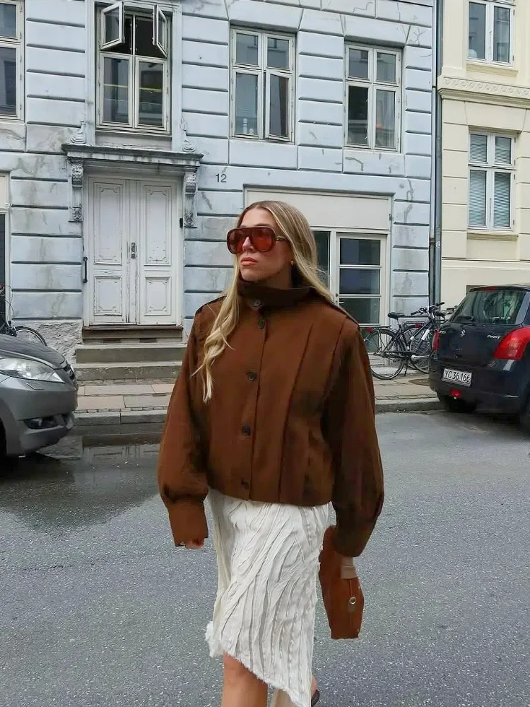 Повседневная однотонная плиссированная женская куртка, свободное однобортное женское короткое пальто с длинными рукавами и лацканами, осень-зима 202, женская верхняя одежда
Повседневная однотонная плиссированная женская куртка, свободное однобортное женское короткое пальто с длинными рукавами и лацканами, осень-зима 202, женская верхняя одежда