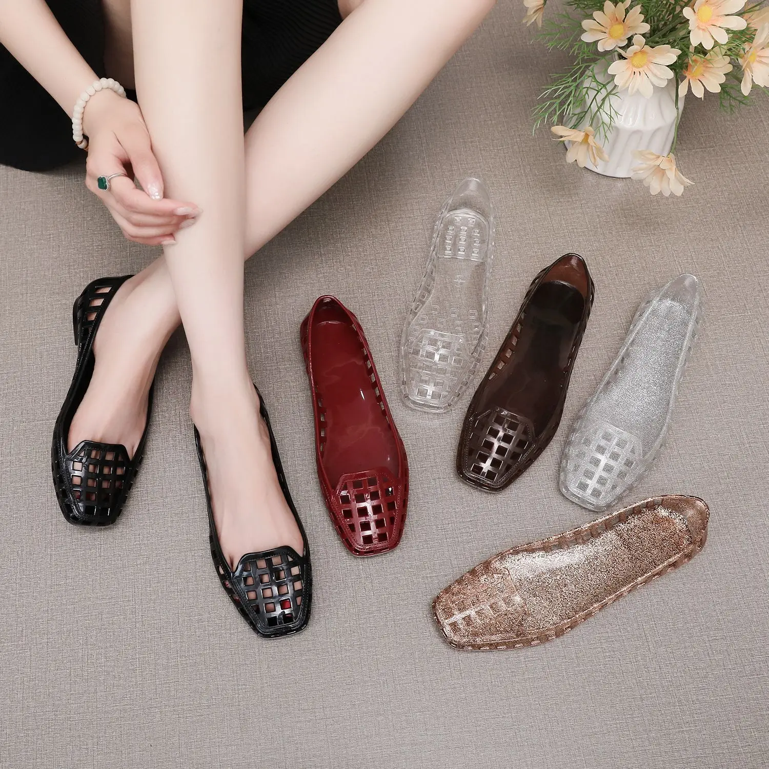 Shallow mouth jelly single shoes with square toe hollowed out crystal shoes, wearing flat sandals with one foot, women's sandals
Shallow mouth jelly single shoes with square toe hollowed out crystal shoes, wearing flat sandals with one foot, women's sandals